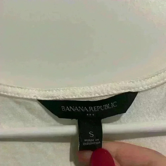 Banana Republic Size Small white Tank Shirt w Pleated Detailing NWT - Picture 4 of 9
